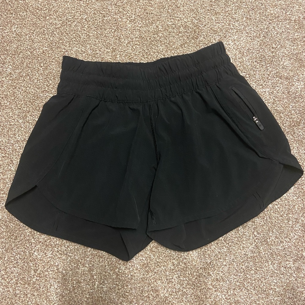 Lululemon Tracker short 4 inch